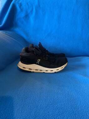 On Running Cloudnova Women's Size 7.5 Black Sneakers